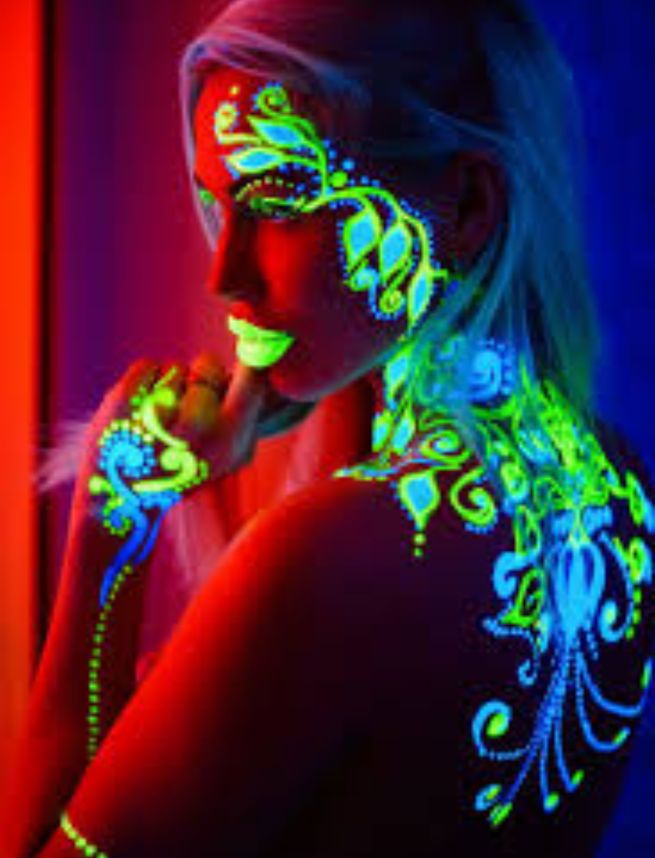 simree neon bar