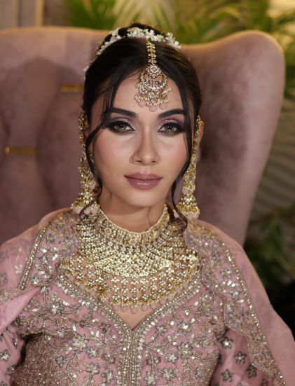 Minimal vs Heavy Bridal Makeup: What Looks Better in Real Life