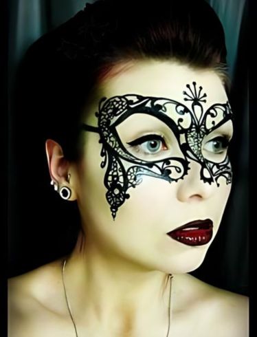 SIMREE masquerade MAKEUP