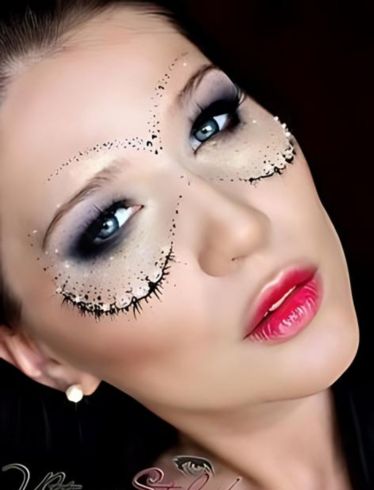 SIMREE masquerade MAKEUP